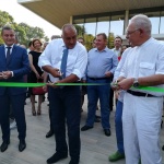 Рязането на ленти като национална гордост