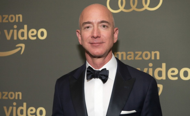 Джеф Безос продаде акции на Amazon за близо $2 млрд.