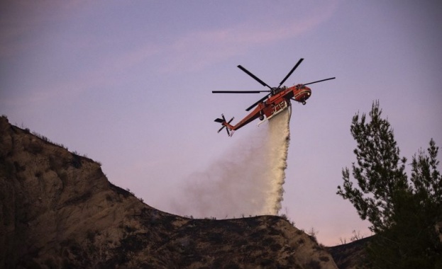 Хеликоптер ще се включи и днес в гасенето на горски пожар в област Пловдив