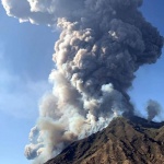 Вулкан изригна на остров Сацумаио в Югоизточна Япония (Видео)