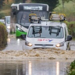 Над 80 нови предупреждения за наводнения и проливни валежи бяха издадени във Великобритания