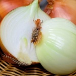 Какво се случва, ако ядете лук всеки ден 