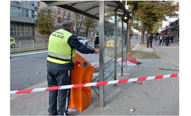 Двама от автобусната спирка са в кома след тежката катастрофа във Варна (Снимки)
