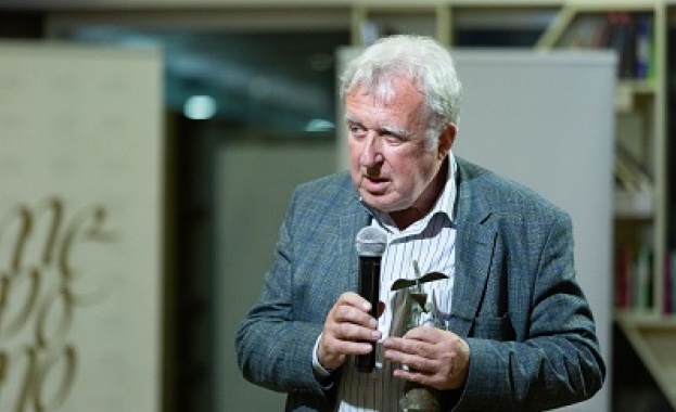 Проф. Светлозар Игов е носителята на награда  „Перото“ за цялостен принос за 2019 г/видео/