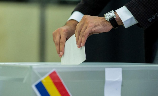 Клаус Йоханис и Виорика Дънчила отиват на балотаж на президентските избори в Румъния