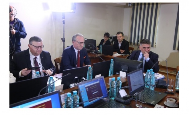 След два часа спорове: ВСС реши да прегласува кандидатурата на Иван Гешев