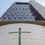 Първата в света църква небостъргач