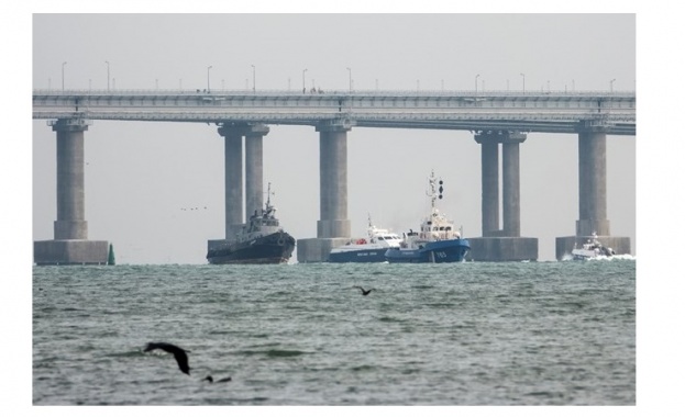 Русия предаде на Украйна корабите, задържани в Керченския проток
