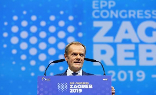 Доналд Туск бе избран почти единодушно за председател на ЕНП