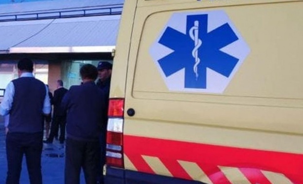 Катастрофа между две коли и автобус в Гърция, има жертви и десетки ранени