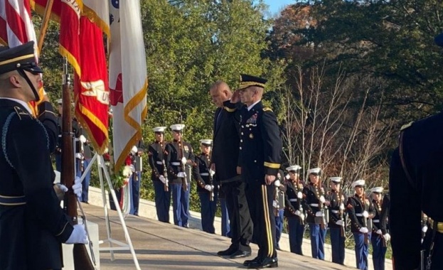 Борисов се поклони пред американските герои на гробището „Арлингтън“, където е погребан Кенеди