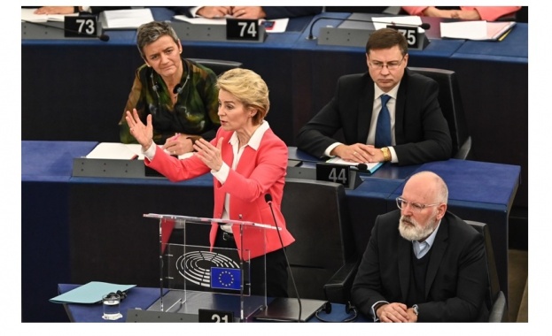 Европарламентът одобри новата Комисия на Фон дер Лайен