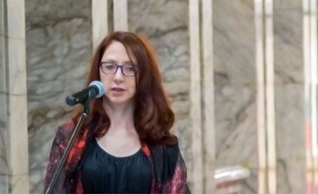 По Коледа дарителските кампании зачестяват. Лицемерно ли е?