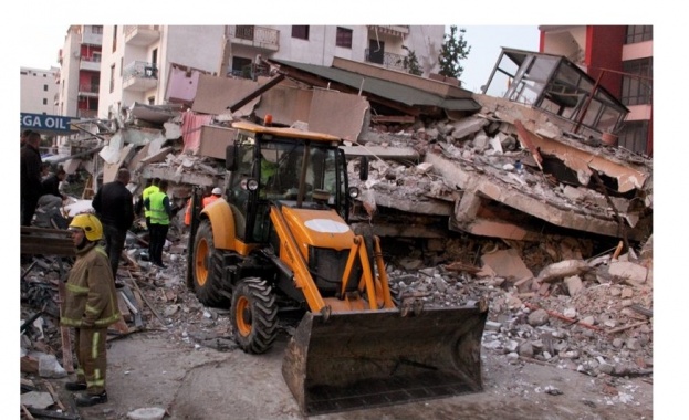 20 станаха жертвите на земетресението в Албания (Обновена) 