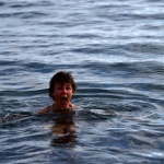 Туристи се къпят край пингвини в Антарктида (СНИМКИ) 