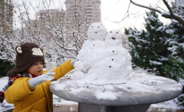 Предсезонна снежна буря покри със сняг голяма част от Северен