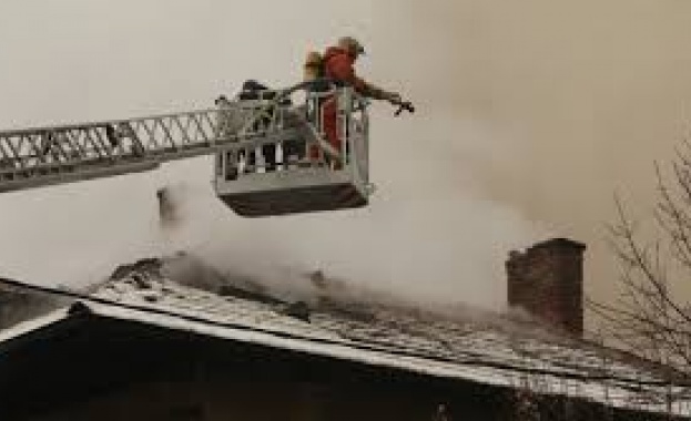 Повече от 10 пожара в жилищни сгради са горяли последните 24 часа