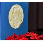 Нобеловата награда за мир за 2021 г. бе присъдена на Димитрий Муратов и Мария Рес