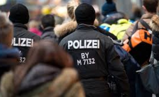 Германец нападна полицай с нож (Обновена)