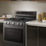 LG представят Air Fry и Knock- On InstaView технология за умни печки