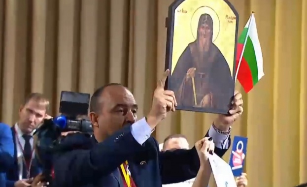 Българин връчи икона на Путин