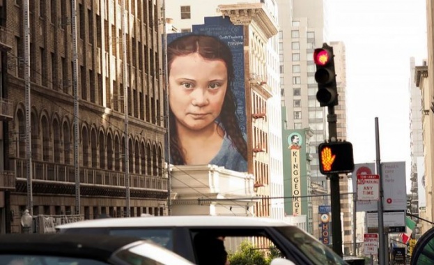 Кобре нарисува огромен портрет на Грета Тунберг в Сан Франциско