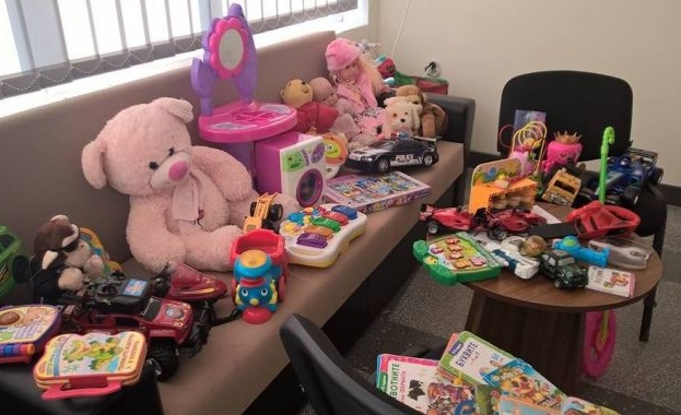 Студенти събраха пари за играчки за Дома медико-социални грижи в Кърджали