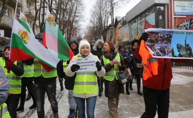 Перничани готвят протест и в София заради водната криза