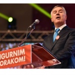 Джуканович подписа спорния закон за вероизповеданията в Черна гора