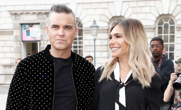 Британският певец Роби Уилямс и съпругата му актрисата от САЩ