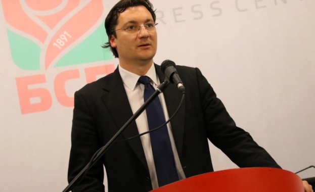 Когато политическото статукво е загубило чуваемост към всякакви аргументи когато