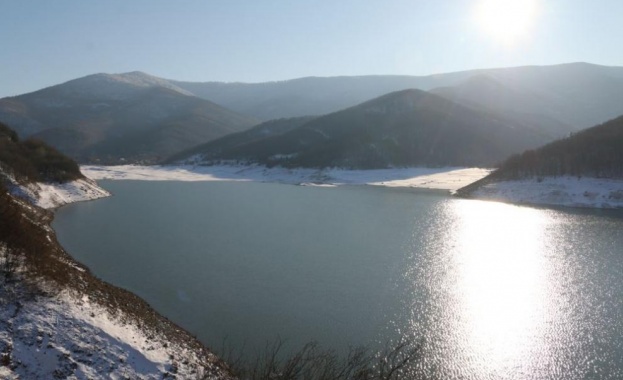 Във връзка с усложнената метеорологична обстановка и прогнозираните от НИМХ