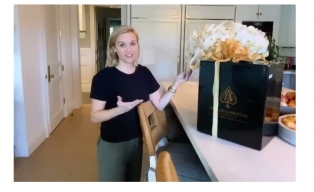 Бионсе с нестандартен подарък за Рийз Уидърспун