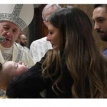 Папата кръсти 32 бебета в Сикстинската капела (Видео)