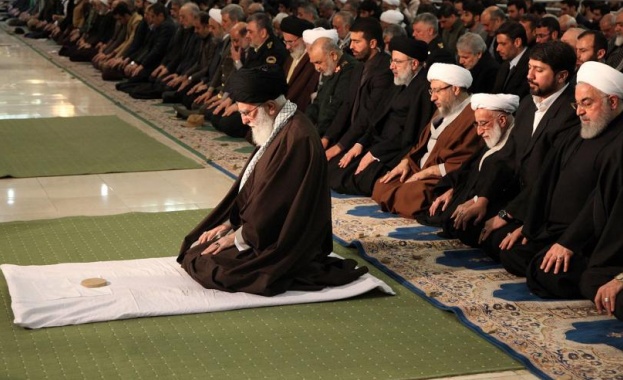 Аятолах Хаменей с първа проповед от 8 години