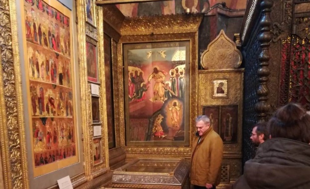 Румен Петков посети храма „Успенски събор“ в Москва