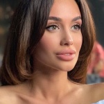 Сравняват тази рускиня с Анджелина Джоли