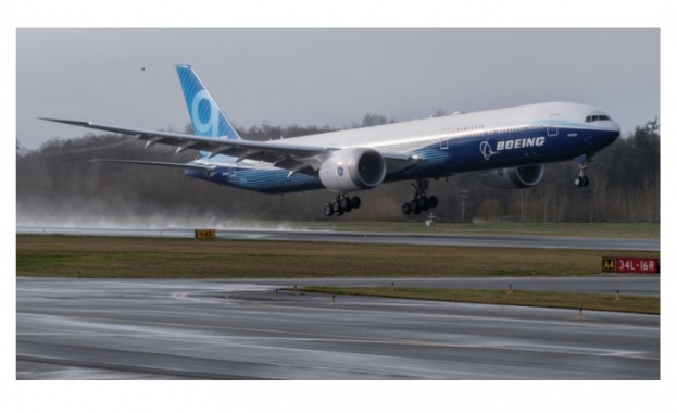Първият Боинг 777Х кацна успешно в Сиатъл 