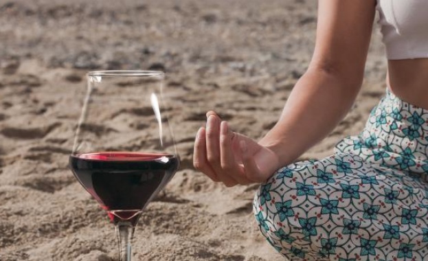 Методът „Пияна йога“ – вино и медитация