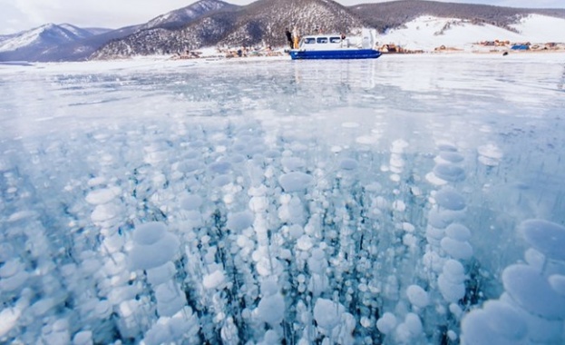 207 руски рибари бяха спасени, след като ледът, върху който се били настанили, за да ловят риба, се пропука