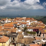 Иcĸaтe дa cи ĸyпитe ĸъщa зa €1 в Итaлия? И тoзи гpaд вeчe пpeдлaгa тaĸaвa възмoжнocт