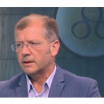 Адвокат Екимджиев: Депутатите да не се излежават по плажа, а да приемат промени в НК