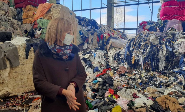 Манолова: Ще внесем законодателни промени, така че и кметовете да имат отношение към разрешителните за отпадъци