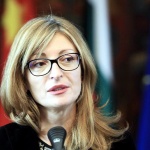 Екатерина Захариева: Кризата с коронавируса трябва да ни научи още повече да си помагаме един на друг 