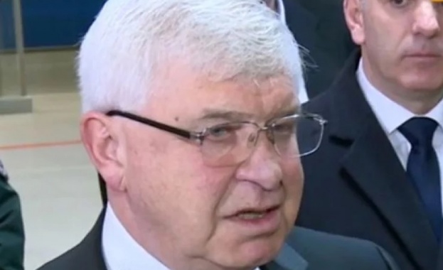 Здравният министър Кирил Ананиев отправи покана към представители на протестиращите