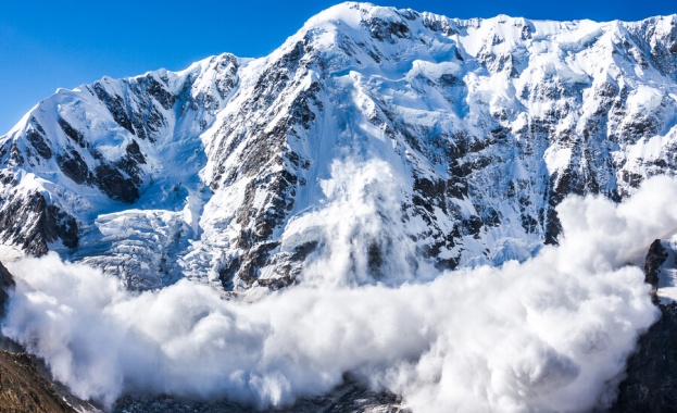 Опасност от лавини в планините