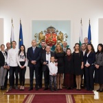 Почетен знак за заслуги в популяризирането на българския фолклор за ръководителя на ансамбъл "Българе"