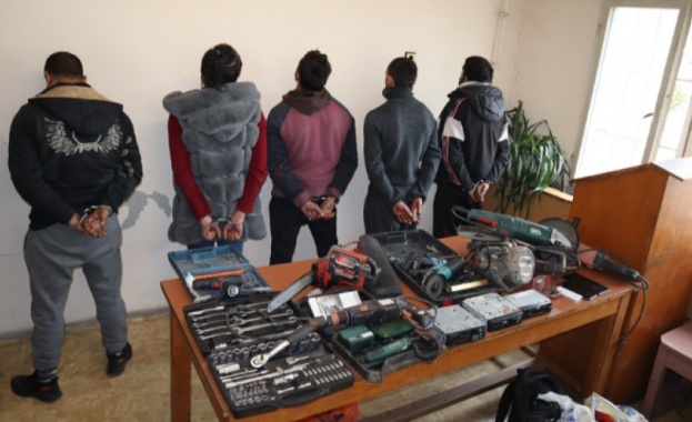 Специализирана полицейска операция свързана с битовата престъпност се провежда в