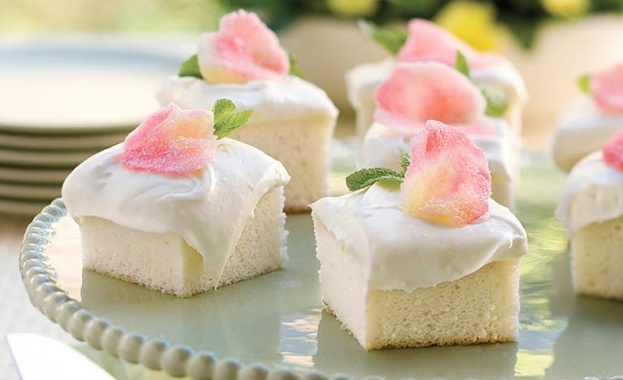 Боян Папазов сценарист режисьор драматург Валери Иванов поет