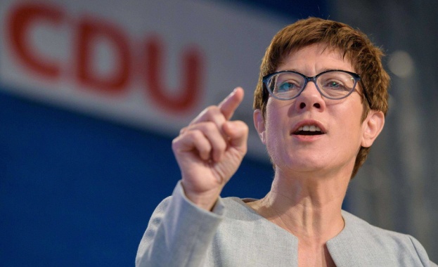 Наследничката на Меркел няма да се кандидатира за канцлер 